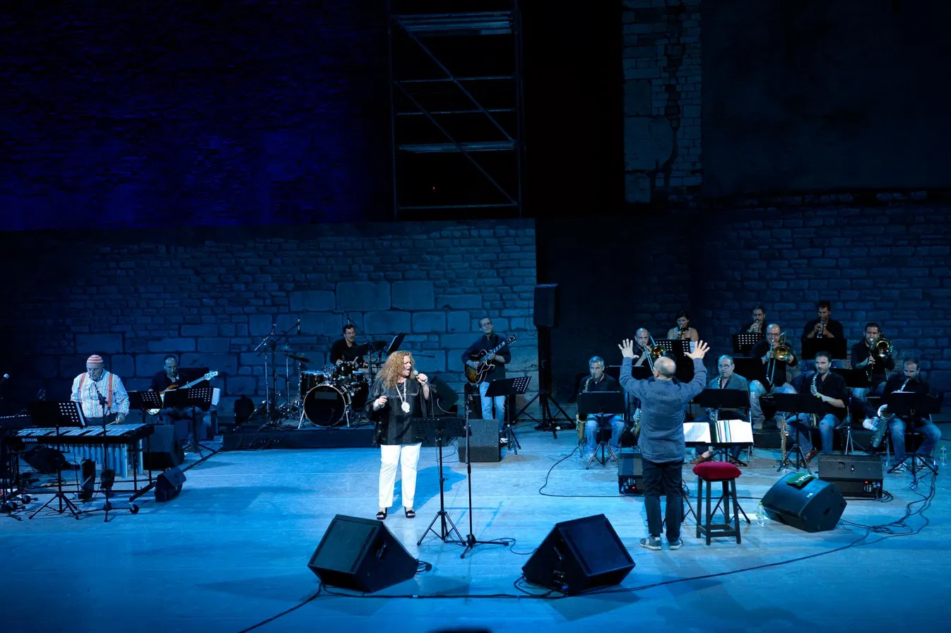 Clara Arcucci live — orchestra jazz